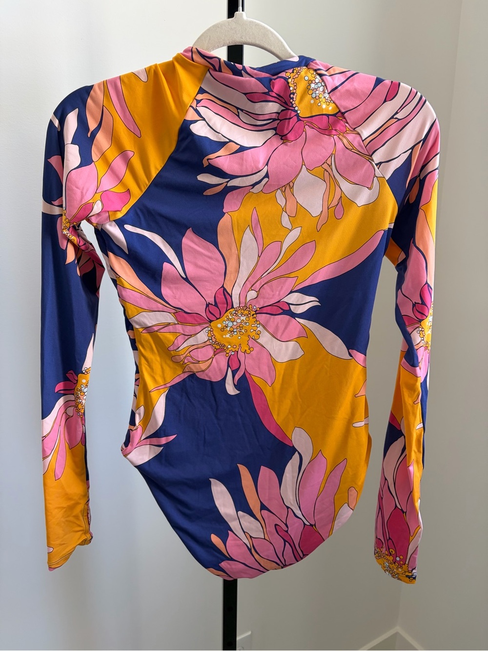 Trina Turk Zip Front Long Sleeve Rash Guard Swimsuit Floral L NWT - Picture 3 of 5